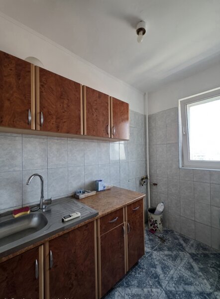 Titan/ strada Ghita Serban